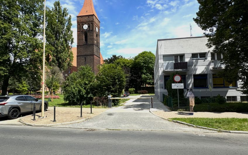 Budynek usługowy w centrum miasta