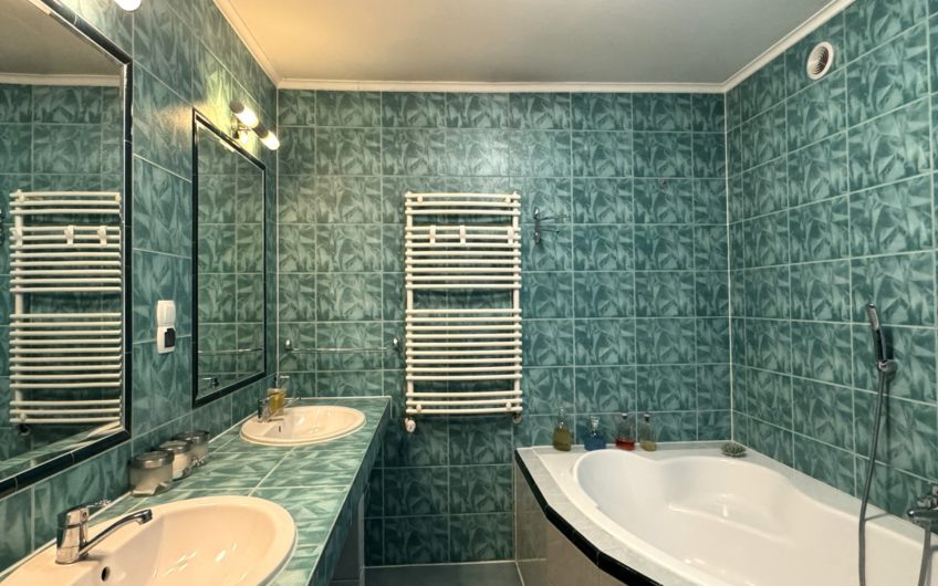 Dom ze wspaniałym ogrodem w okolicy Prochowic