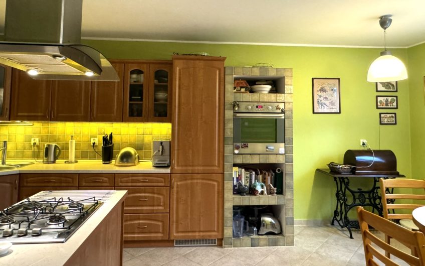 Dom ze wspaniałym ogrodem w okolicy Prochowic