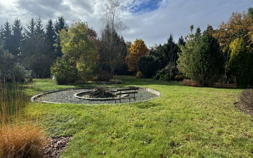 Dom ze wspaniałym ogrodem w okolicy Prochowic